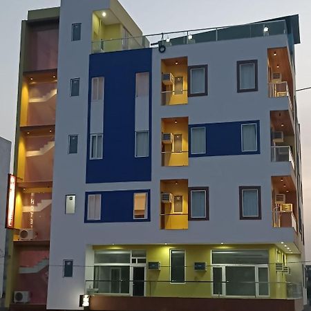 Om Hotel Rohtak Exteriör bild