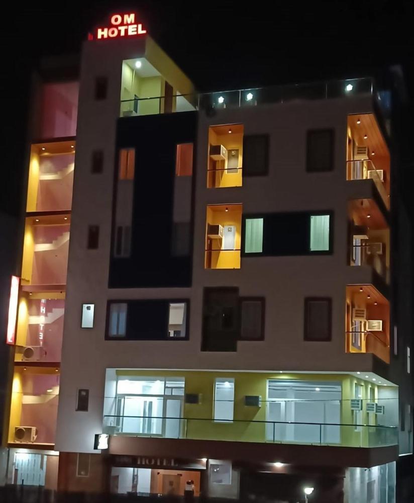 Om Hotel Rohtak Exteriör bild