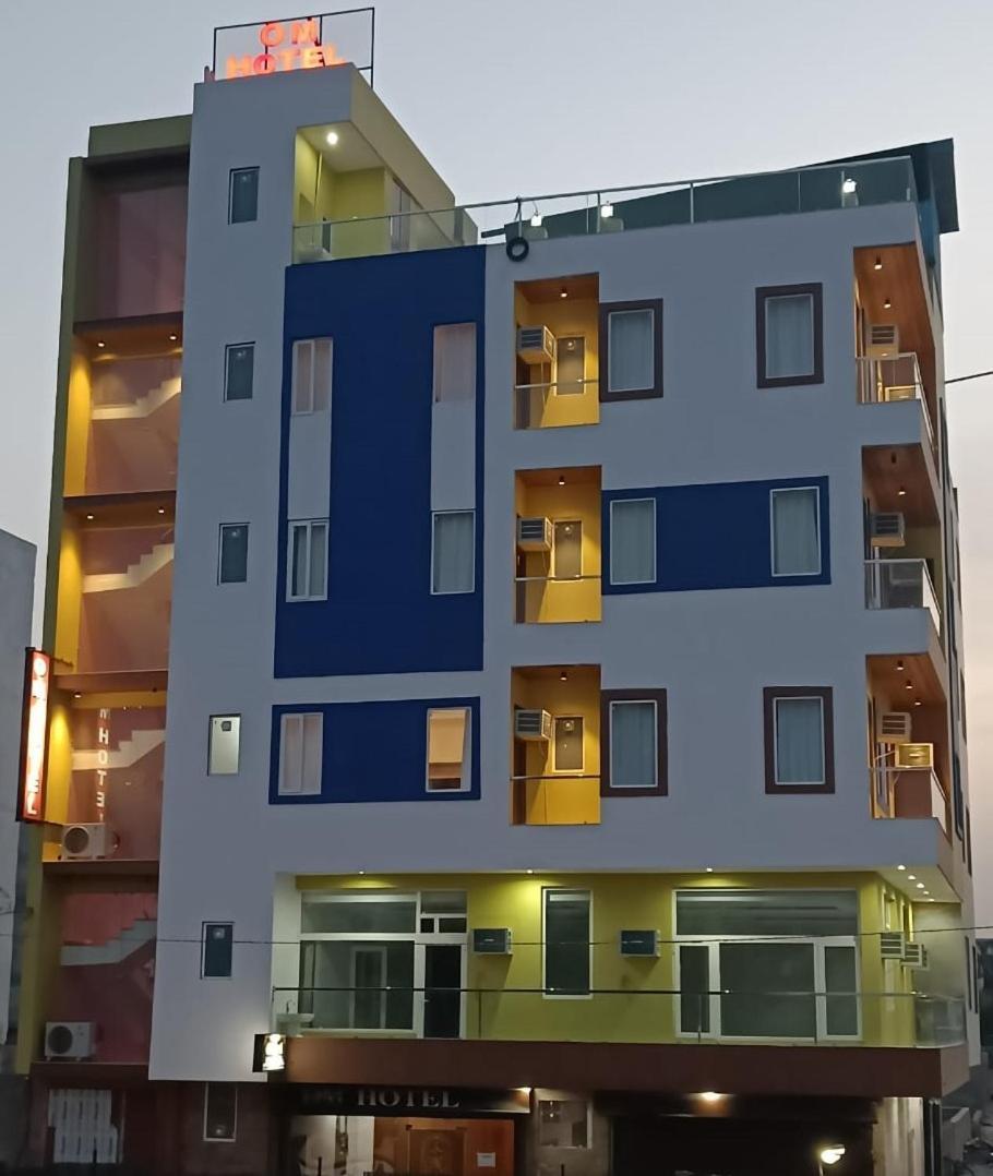 Om Hotel Rohtak Exteriör bild